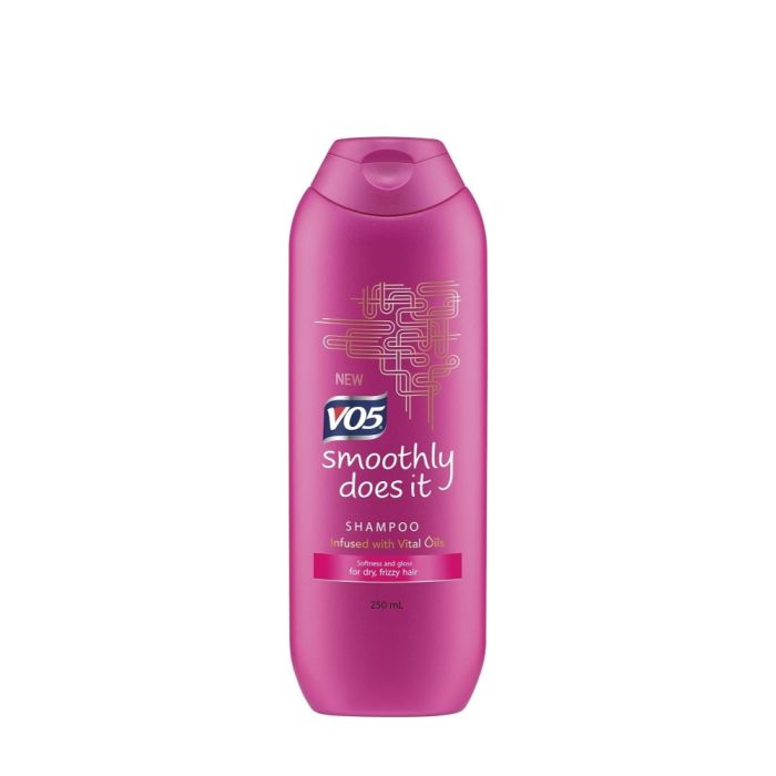 VO5 Smoothly Does It Shampoo  250ML
