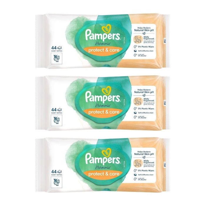 Pampers Harmonie Protect and Care Baby Wipes 44s pack on a clean nursery shelf
